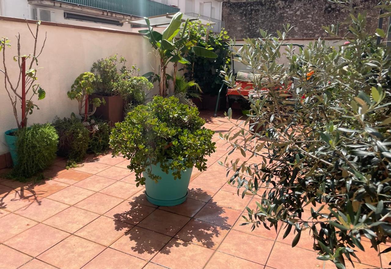 Figueres Center Apartment Bagian luar foto